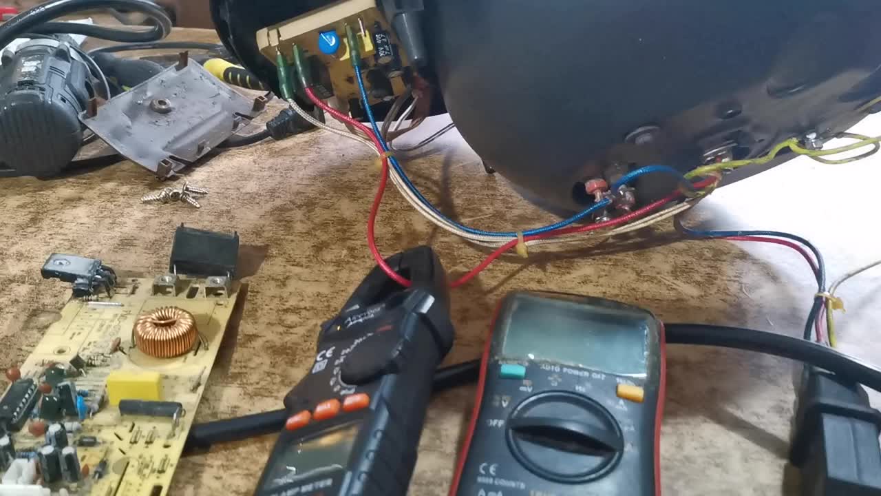 今天和大家分享這個快速判斷故障的萬用表，就是升級版電流萬用表#硬聲創(chuàng)作季 