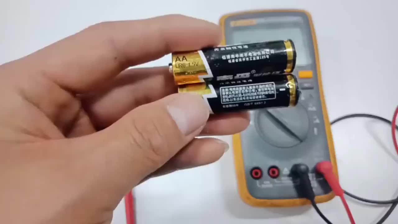 才知道，原來(lái)電池沒(méi)電加入濃鹽水就可以，電量不但翻倍還耐用！#硬聲創(chuàng)作季 