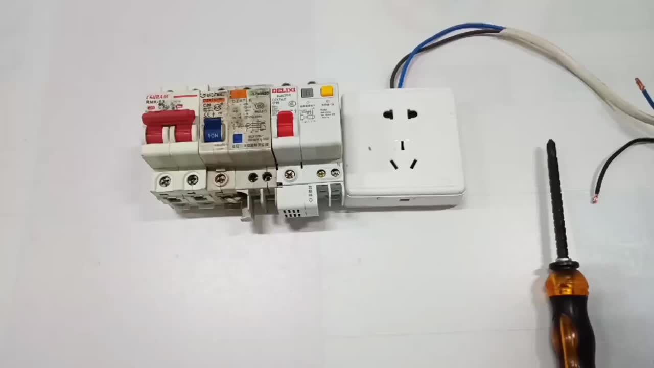 沒(méi)有驗(yàn)電筆，火線和零線分不清怎么辦？其實(shí)方法很簡(jiǎn)單，一點(diǎn)就破#硬聲創(chuàng)作季 
