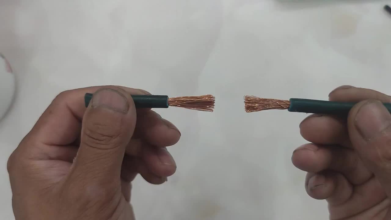 才知道，原來軟線對(duì)接一起，這個(gè)方法才是正確的，導(dǎo)電性強(qiáng)還牢固#硬聲創(chuàng)作季 