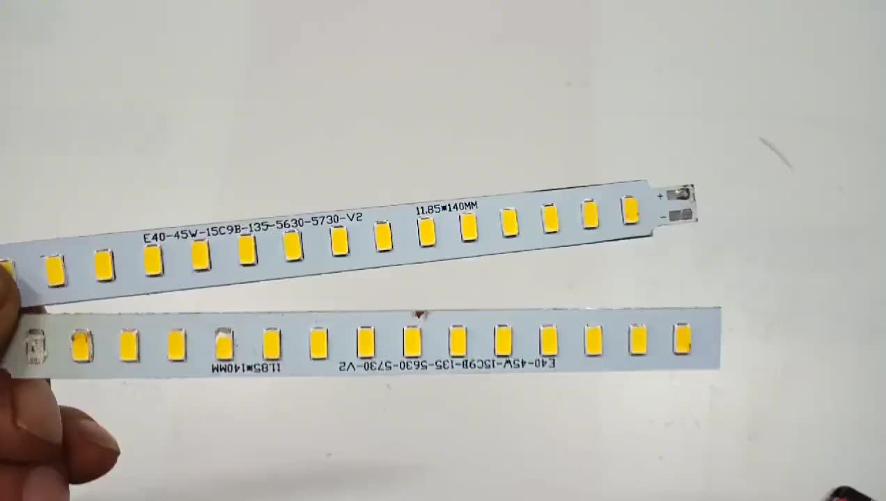 用電烙鐵取燈珠太麻煩，老電工教你一招，不用任何工具就能拆下來#硬聲創(chuàng)作季 