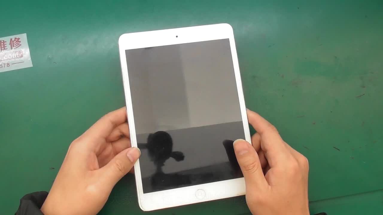 換一個(gè)小小的充電口，卻要如此大費(fèi)周章，蘋果的設(shè)計(jì)真讓人無語#硬聲創(chuàng)作季 