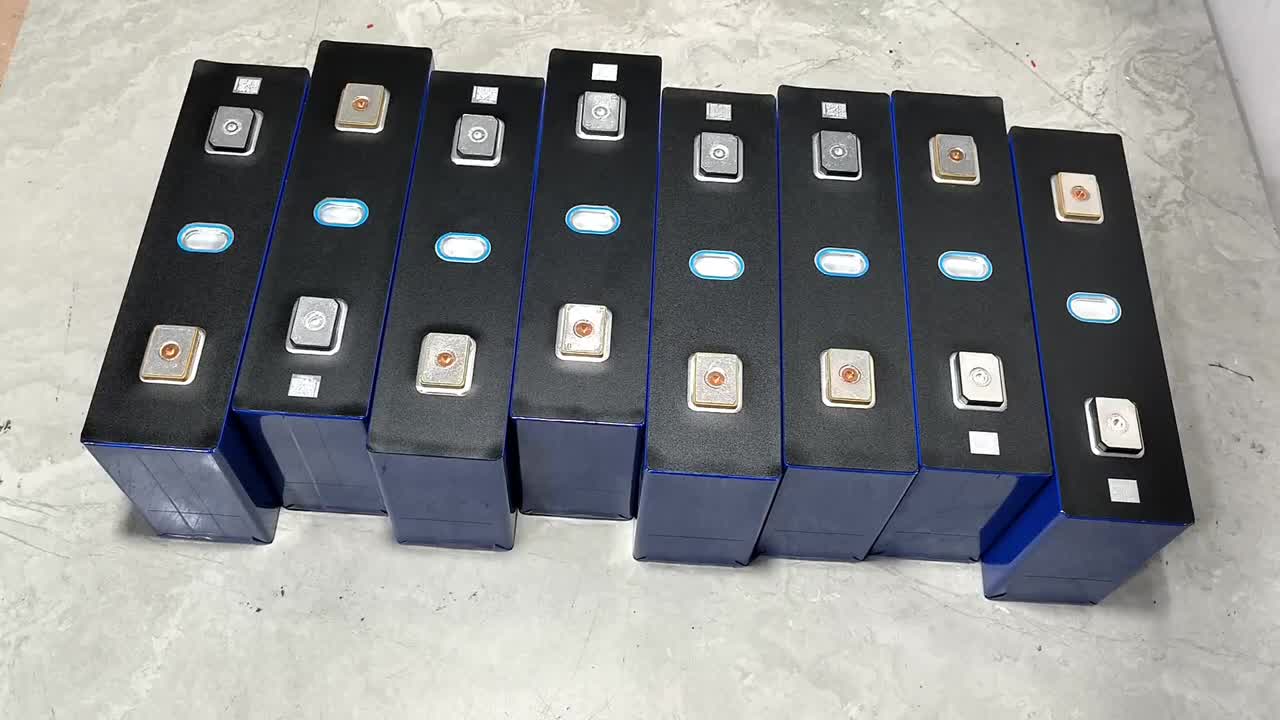 用8個大單體做一組24v150ah鋰電池，全新磷酸鐵鋰電芯，存3 6度電#硬聲創(chuàng)作季 