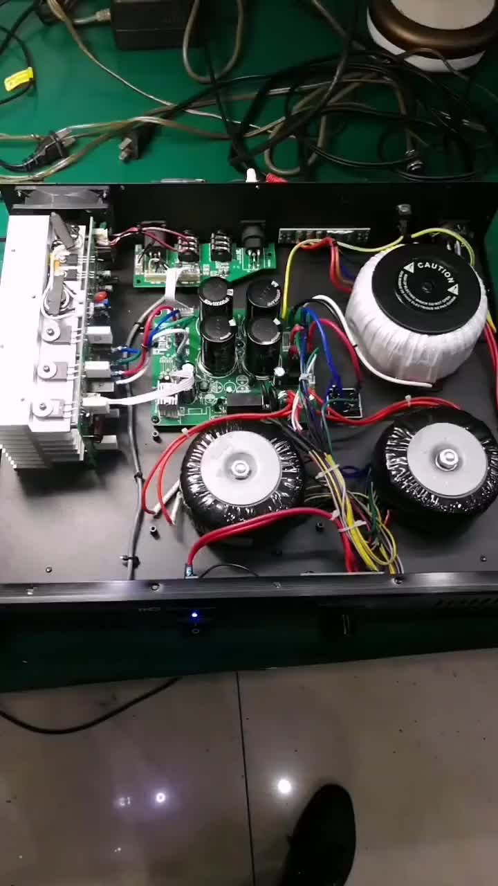專業維修功放機，這臺功放是短路燒保險原因是變壓器壞了換了就OK#硬聲創作季 