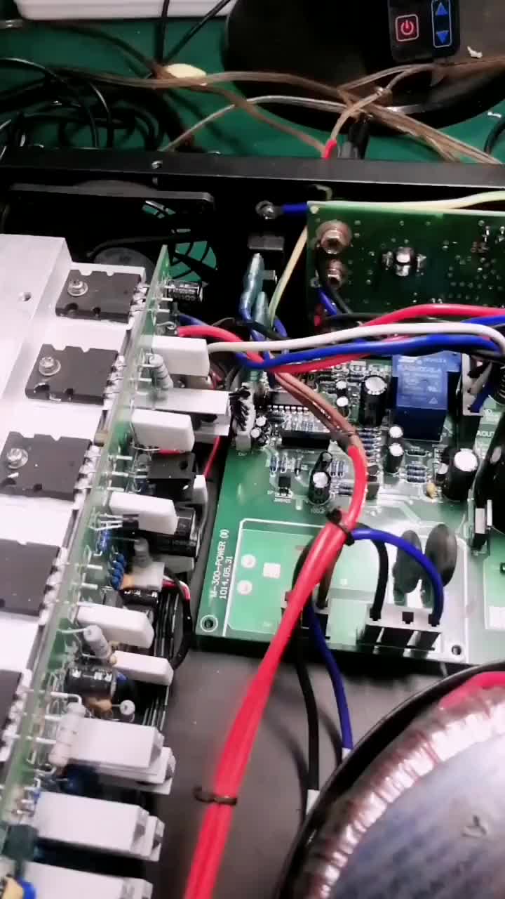 接上個視頻這臺功放開機閃燈故障已經搞定#硬聲創作季 