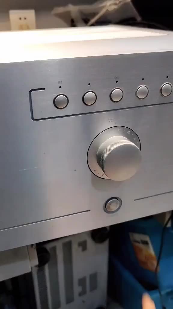 維修一臺國產(chǎn)柯頌HFIF功放開機閃燈繼電器不吸合故障已經(jīng)搞定關(guān)注我看更多的維修經(jīng)驗#硬聲創(chuàng)作季 