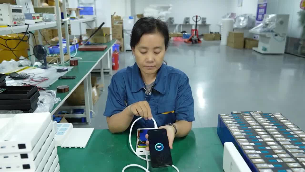 用汽車鋰電芯制作一個大容量充電寶，能用半輩子，太厲害了#硬聲創(chuàng)作季 