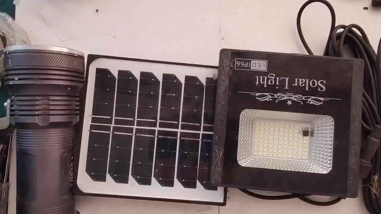 20塊錢淘了這兩樣，都是電池出了問題，一番簡單維修之后，穩賺不賠#硬聲創作季 