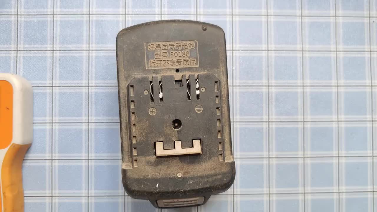 今天修一個電動扳手鋰電池一個被二次維修的電池，看看能搞定不#硬聲創(chuàng)作季 