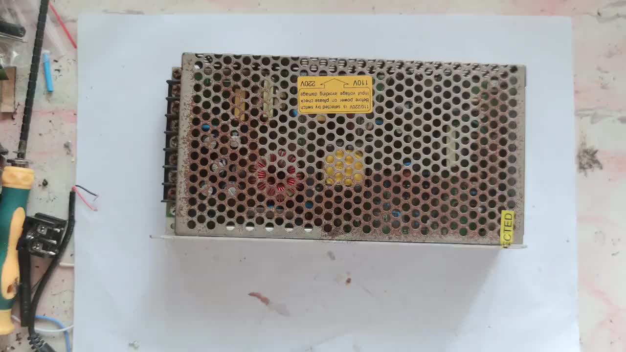 路上撿個12伏10安電源，簡單維修一下正常使用，大家看看值不值。#硬聲創(chuàng)作季 
