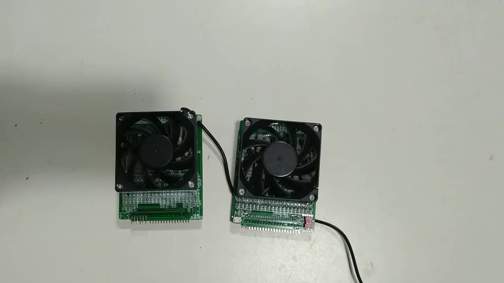 #硬聲創(chuàng)作季   鋰電池均衡儀通過充電或放電把各串電芯電壓調(diào)整到一致，特別方便