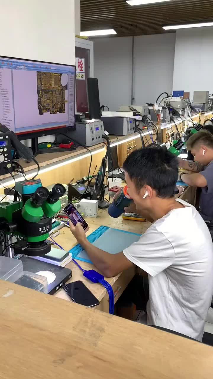 大意了，居然被他學會了換電池#硬聲創(chuàng)作季 