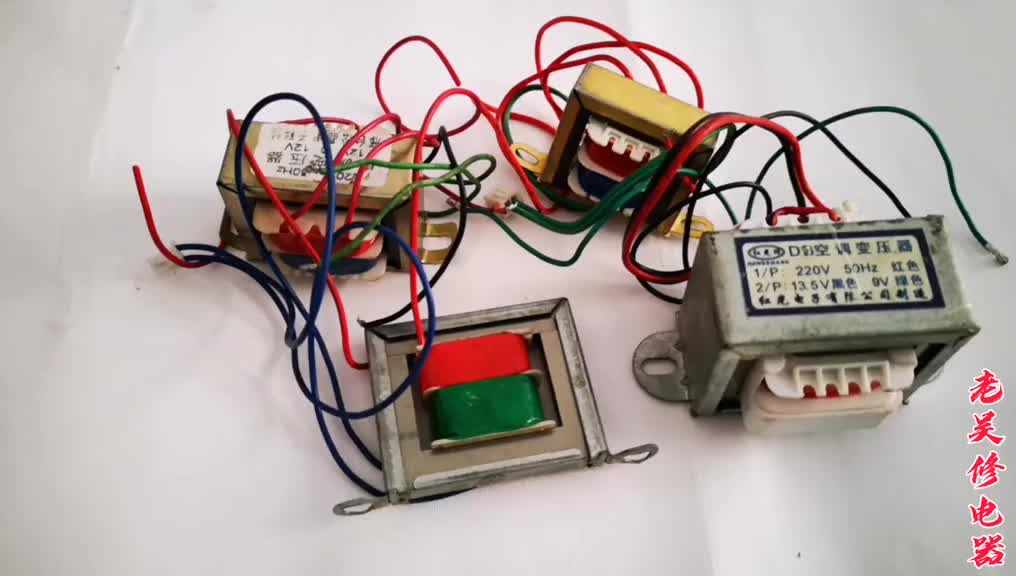 #硬聲創作季   萬年歷上的變壓器壞了怎么辦？小伙教你，一個電源適配器也能搞定