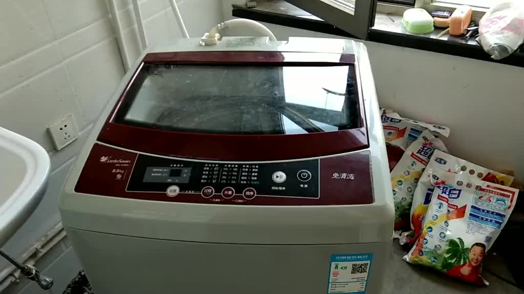 #硬聲創作季   全自動洗衣機一開就嘩嘩的漏水，是哪兒壞了？看完視頻你也會修