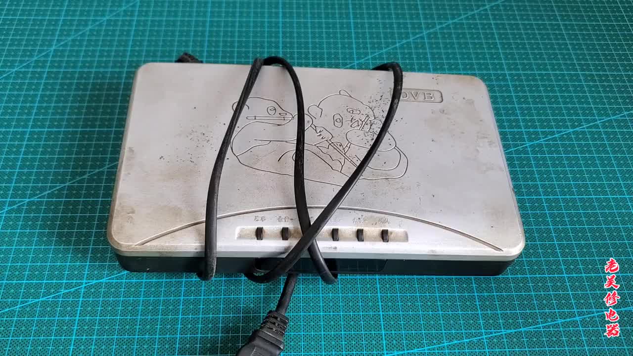 #硬聲創作季   電視機頂盒壞了先別扔，其實里邊很簡單，這樣修一下又用好幾年