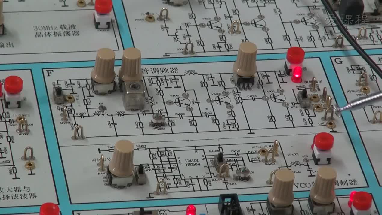 電路：“變容二極管調頻振蕩器及鑒頻”操作演示視頻(1)#電路知識 
