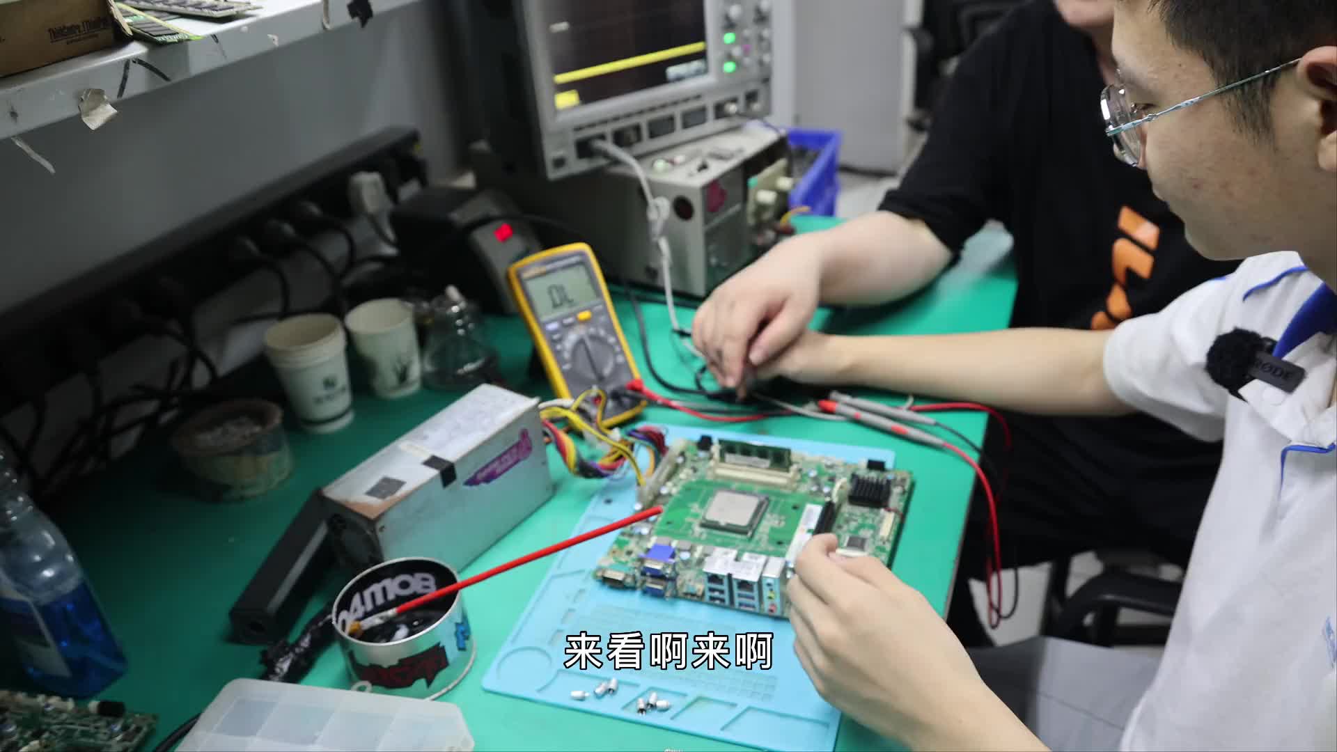 新手修電腦和老師傅有什么區(qū)別，來看看18歲小師傅的維修全過程2