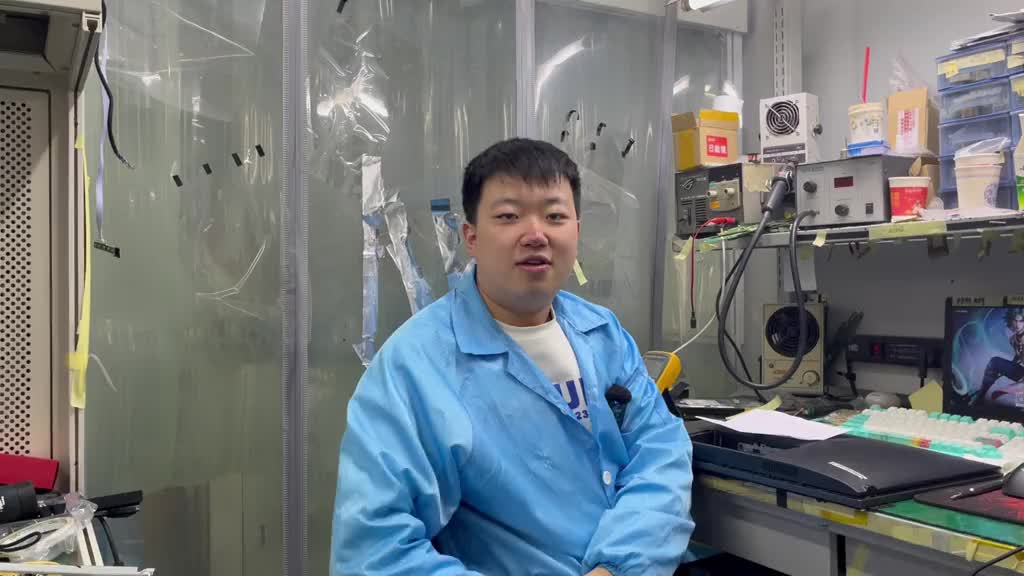 粉絲半夜看片時聽見顯示器啪的一聲，世界一片漆黑安靜的好可怕！ #顯示器維修我是專業(yè)的 #萬物皆#硬聲創(chuàng)作季 