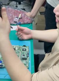 热风枪使用小技巧，半袖小哥教你轻松拿捏，你学废了吗？ #主板 #芯片级维修 #风枪 #使用教程#硬声创作季 