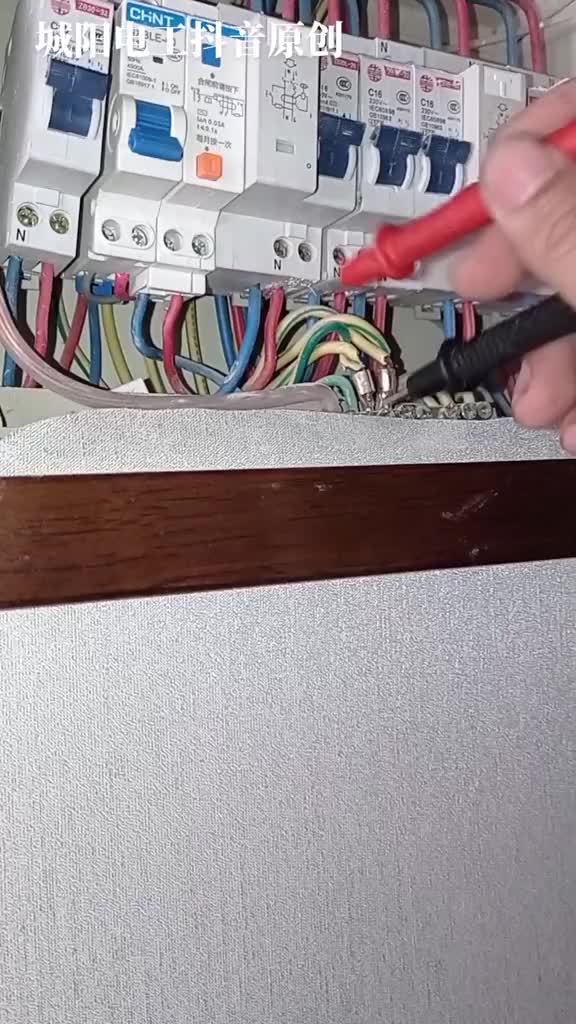 測出漏電但不是真漏電，萬用表來判斷，本沒想錄這個視頻，修的過程中發(fā)現(xiàn)有點意思，順手記錄一下分享#硬聲創(chuàng)作季 