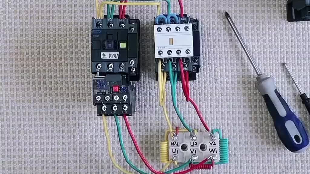 兩個交流接觸器控制星三角降壓啟動主線路#零基礎學電工 #星三角啟動 #電工知識#硬聲創作季 