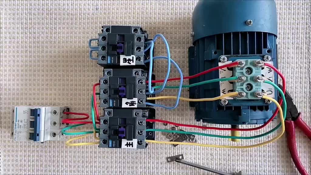 #零基礎學電工 #星三角啟動 #電工知識 星三角降壓啟動主線路接線方法#硬聲創作季 