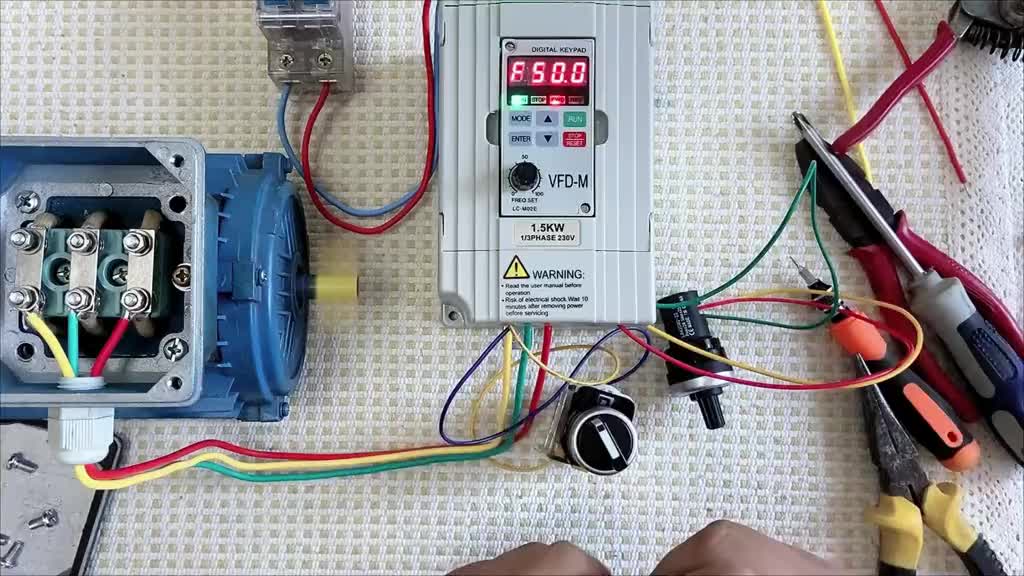 變頻器外接端子控制線路及設置方法#零基礎學電工 #變頻器 #電工知識 #硬聲創作季 