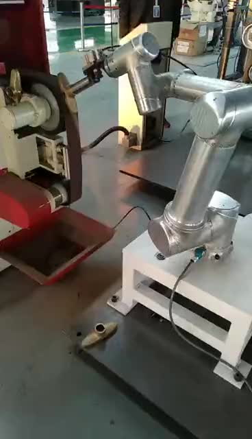 六轴关节机器人打磨抛光应用中——泰科智能机器人#工业机器人 #协作机器人 #抛光 