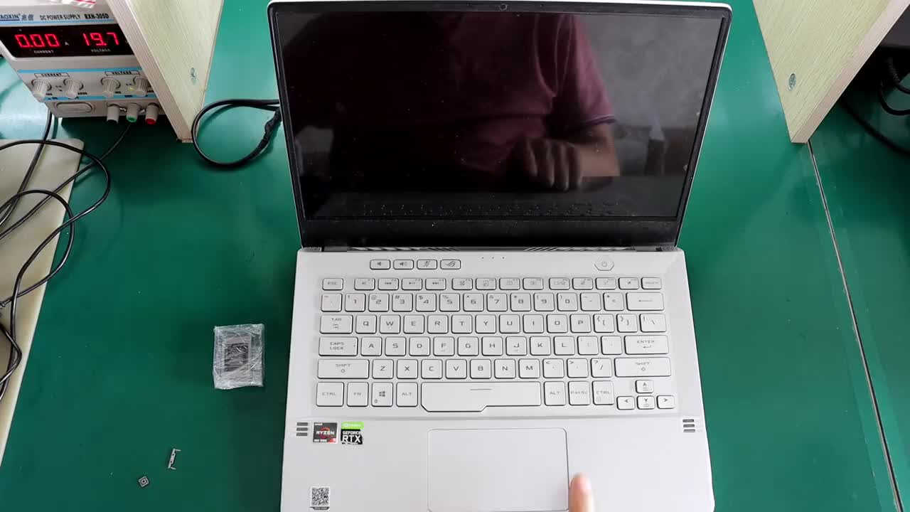 竟然有這樣的商家？粉絲去給ROG幻14筆記本清個(gè)灰，CPU都被清走了，喜歡動(dòng)手的一定要看看 ！#硬聲創(chuàng)作季 
