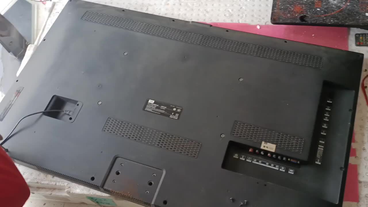 維修48寸液晶電視不通電，故障點判斷流程很簡單，教大家撿漏#硬聲創作季 