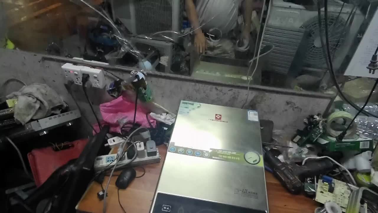 櫻花強排煤氣熱水器插電沒反應。主板燒了，換了三個配件才修好。#硬聲創作季 
