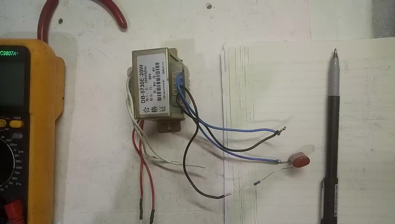 RLC串聯電路的基本參數，還沒諧振，但有了比輸入電壓高的電壓#硬聲創作季 