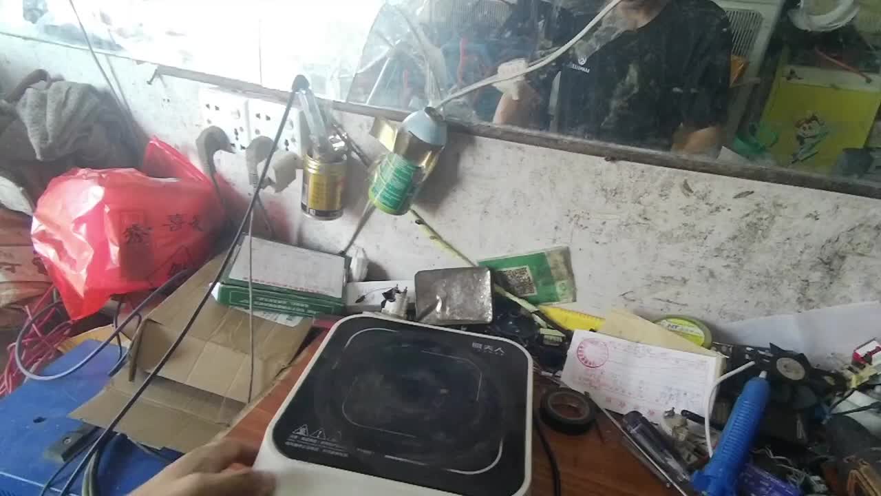 電陶爐工作幾分鐘就死機，拆開后發(fā)現(xiàn)配件出了問題沒換件就修好了#硬聲創(chuàng)作季 