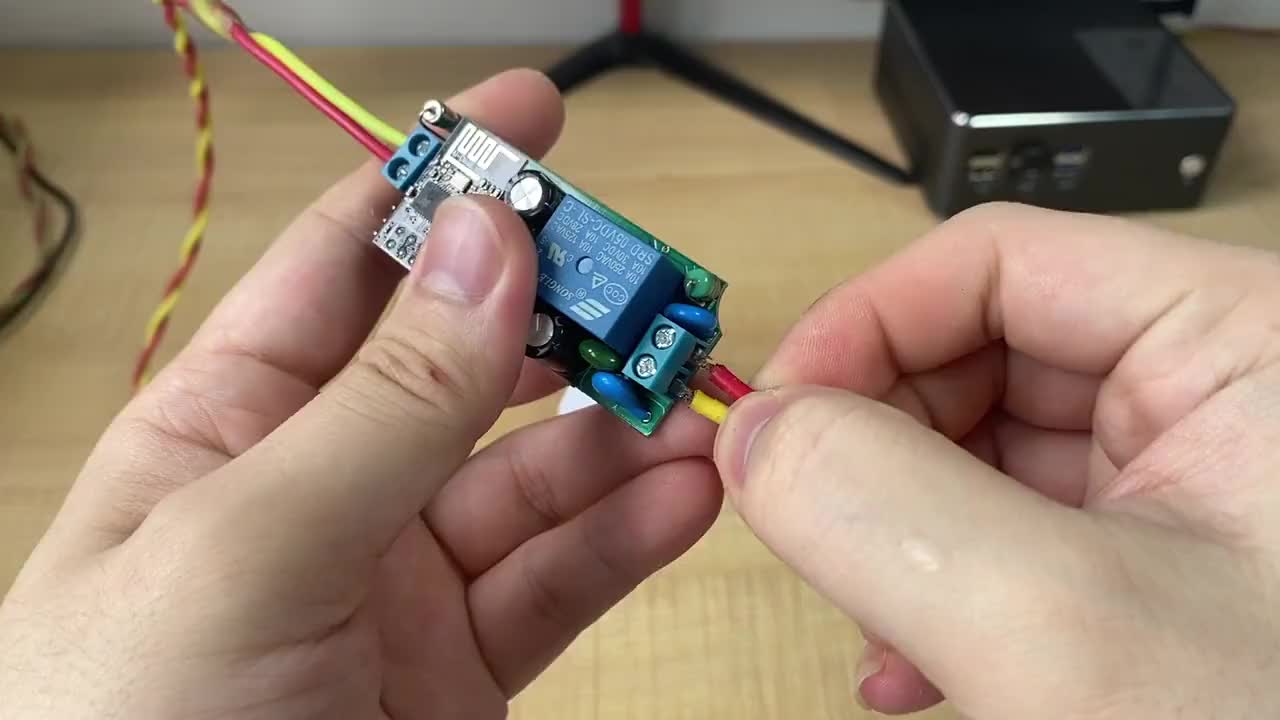 物聯網支付開關，支持掃碼通電，可以應用在共享用電，共享開門，不用編程，支持更換收款賬戶，有二次開發接口