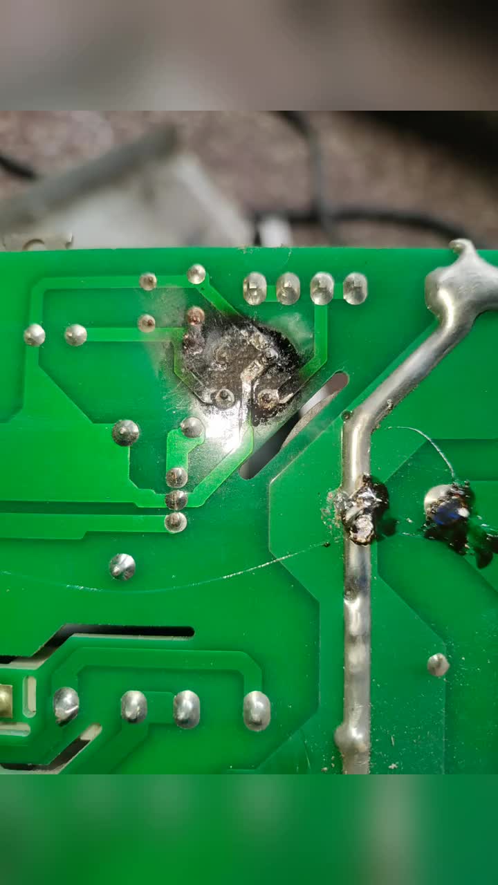 ZX7-315D直流焊機通電無輸出，原裝整流橋壞了，找不到原裝的換用四個二極管做整流橋代替。效#硬聲創作季 