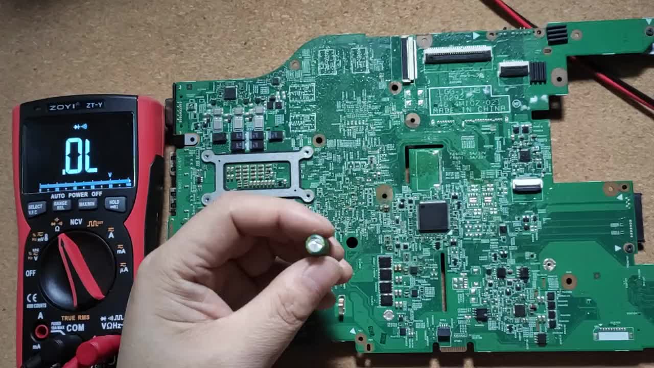 電路基礎實操教學視頻，電容測量方法及注意事項，小白也能學會！#硬聲創作季 