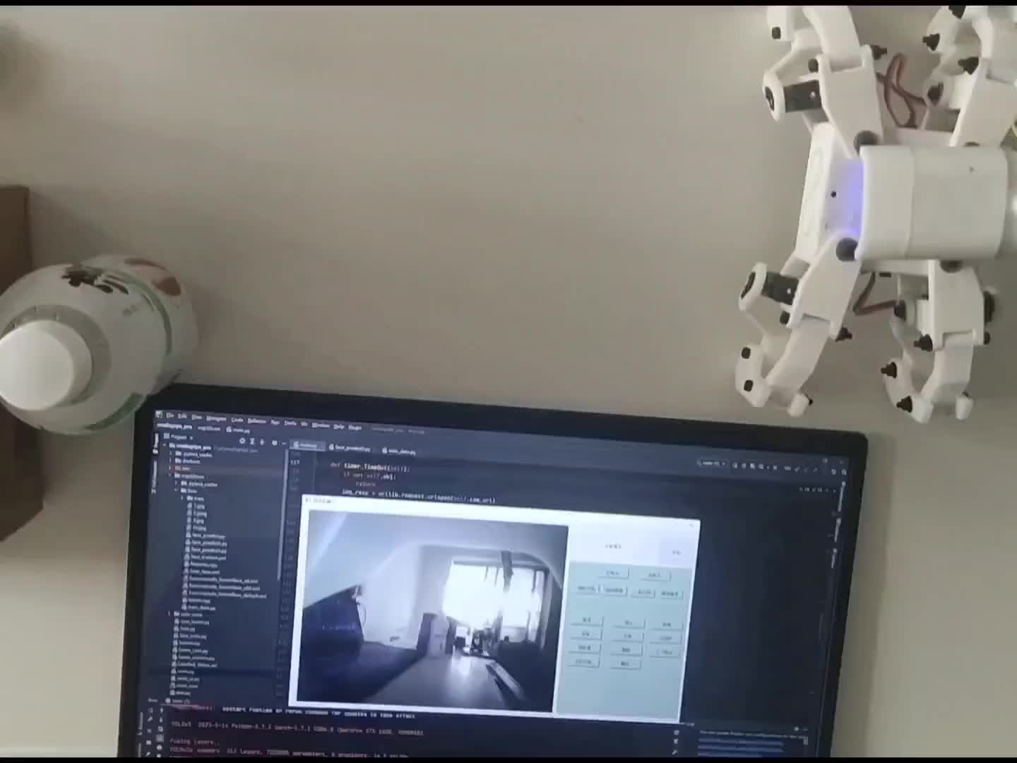 esp32cam制作了一个带有人脸识别，物体识别的四足机器人