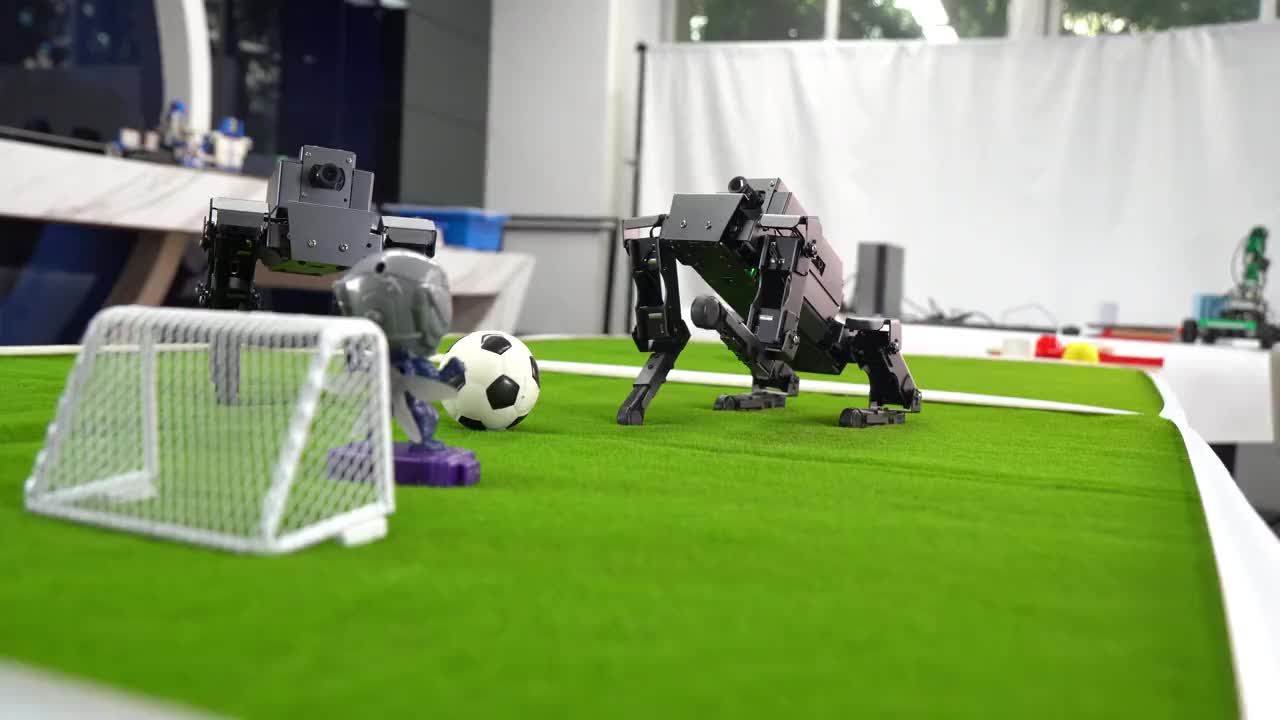 00022 机器狗也能踢世界杯？这也太秀了吧！ #机器人 #足球   #世界杯 
