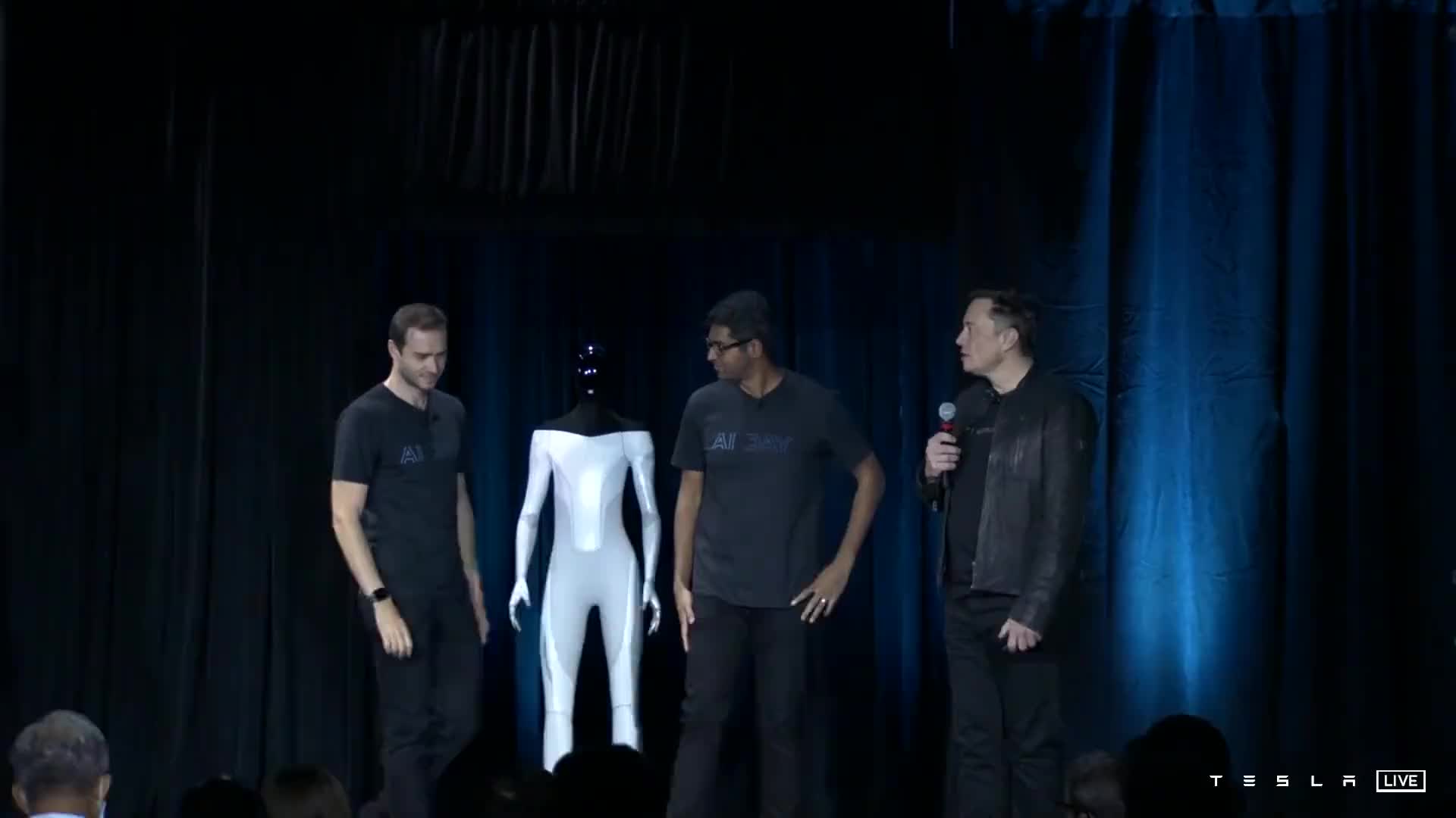 00019 特斯拉首款人形機器人亮相，就這？不到兩萬美金能澆花跳舞！ #特斯拉  #機器人  #人工智能  