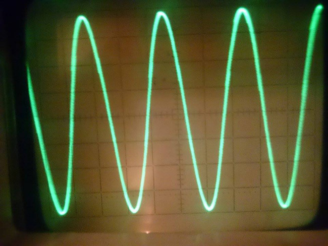 正弦波维也纳桥式振荡器