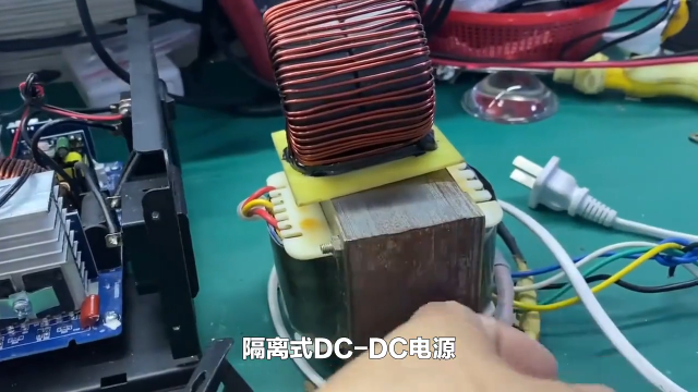 隔離式 DCDC 電源的功能和應用