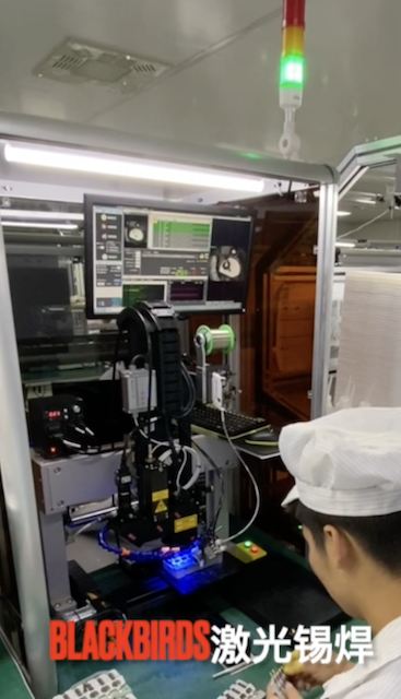 标准恒温激光焊锡机器人实际生产真实视频
#  激光焊接
# 激光锡焊机器人
# 激光焊锡设备
# 自动锡焊机
