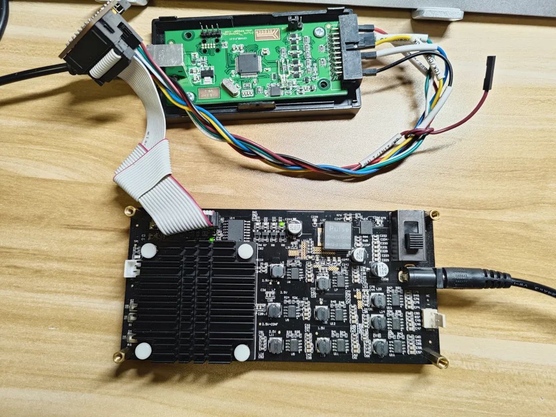 如何实现一套FPGA工程无缝兼容两款管脚不同的板卡？