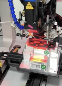 標準恒溫激光焊錫機器人實際生產真實視頻# 激光焊錫機
# 激光錫焊設備
# 自動錫焊機器人
# 自動焊錫機