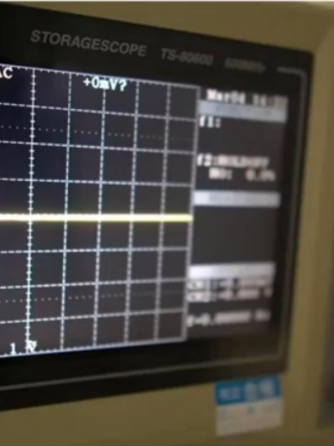 振荡威廉希尔官方网站
,晶体