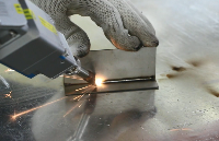 壹晨激光焊接机：现代化制造的精准利器