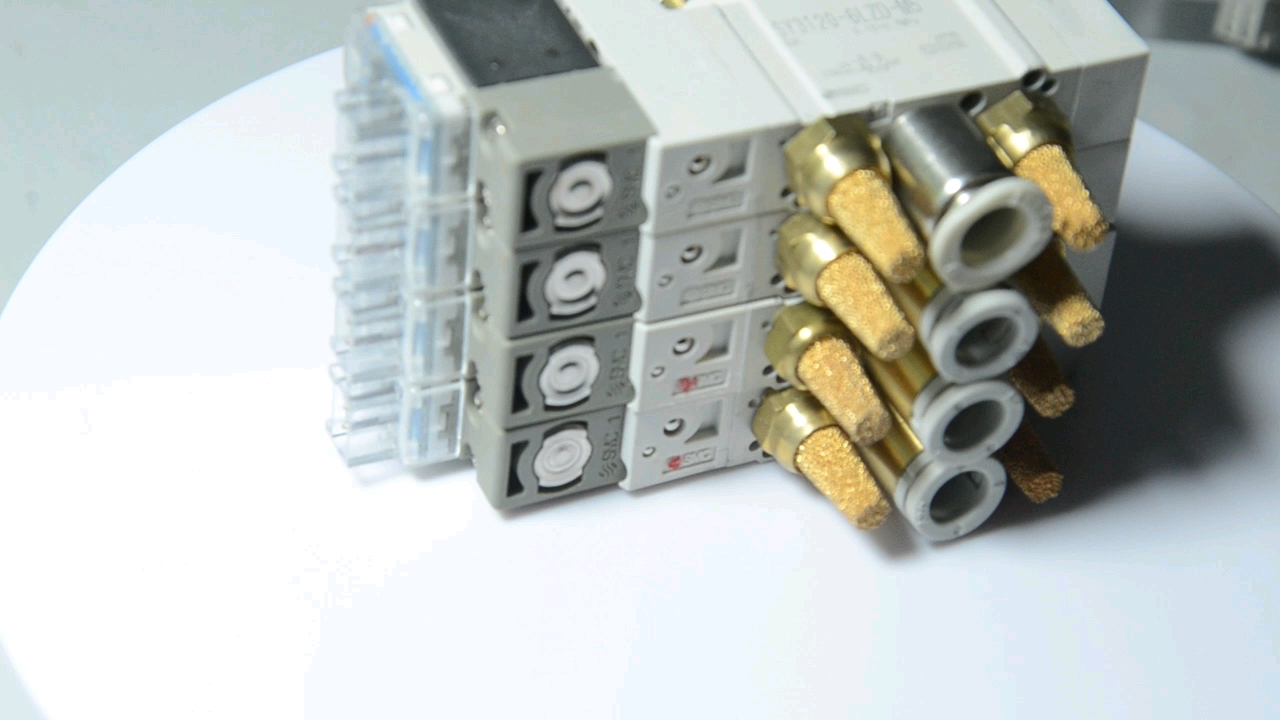 MAX22216通过SPI通讯配置4个SMC电磁阀，演示电压驱动模式和电流驱动模式响应时间对
