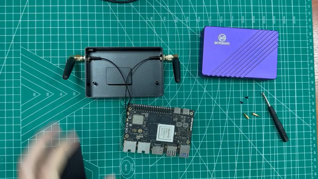 Banana Pi BPI-M7 RK3588開發板外殼組裝教學視頻
#rk3588 #人工智能 #電路原理 