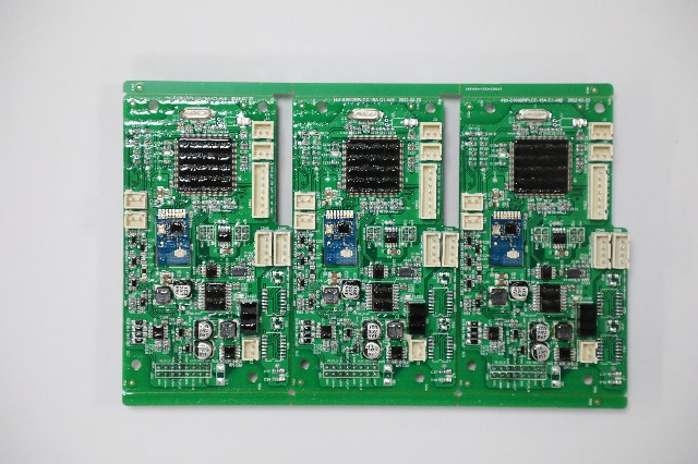 SMT貼片加工前必備,<b class='flag-5'>PCB</b>與元器件烘烤的<b class='flag-5'>重要性</b>