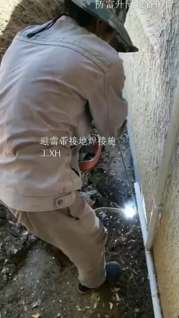 樓頂避雷帶接地施工，新型直擊雷防護(hù)，無(wú)源電暈場(chǎng)驅(qū)雷器